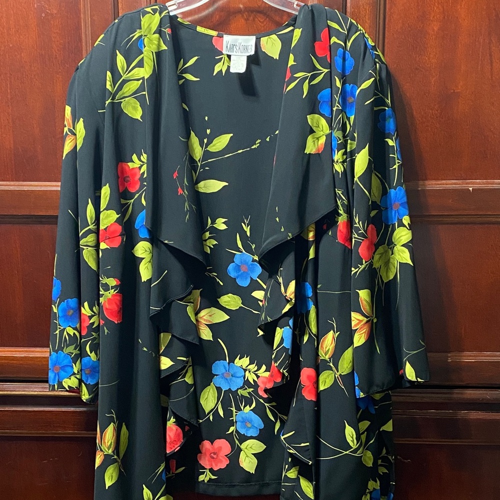 Kari’s Korner Floral light weight swing size 34 jacket